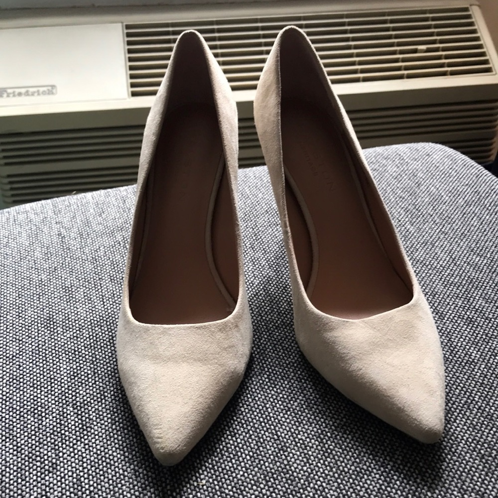 Halston Heritage Nude Suede Pumps (7M)